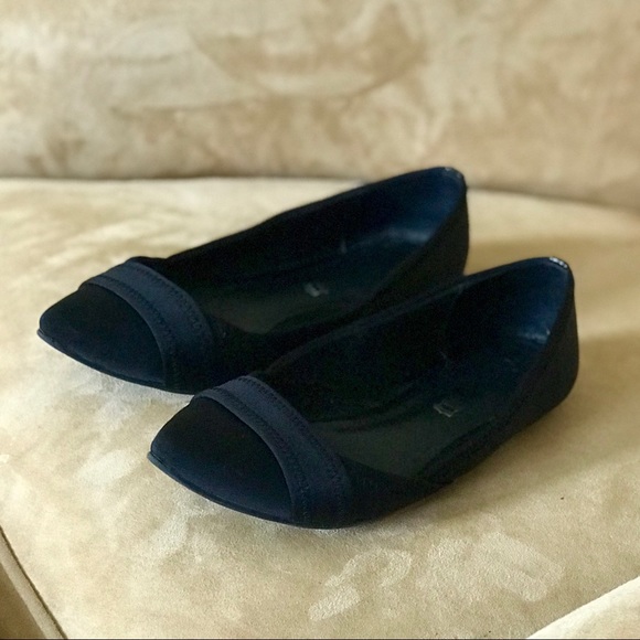 ⬇️ PRICE DROP! ALDO Black Pointy Neoprene Flats - Picture 4 of 7